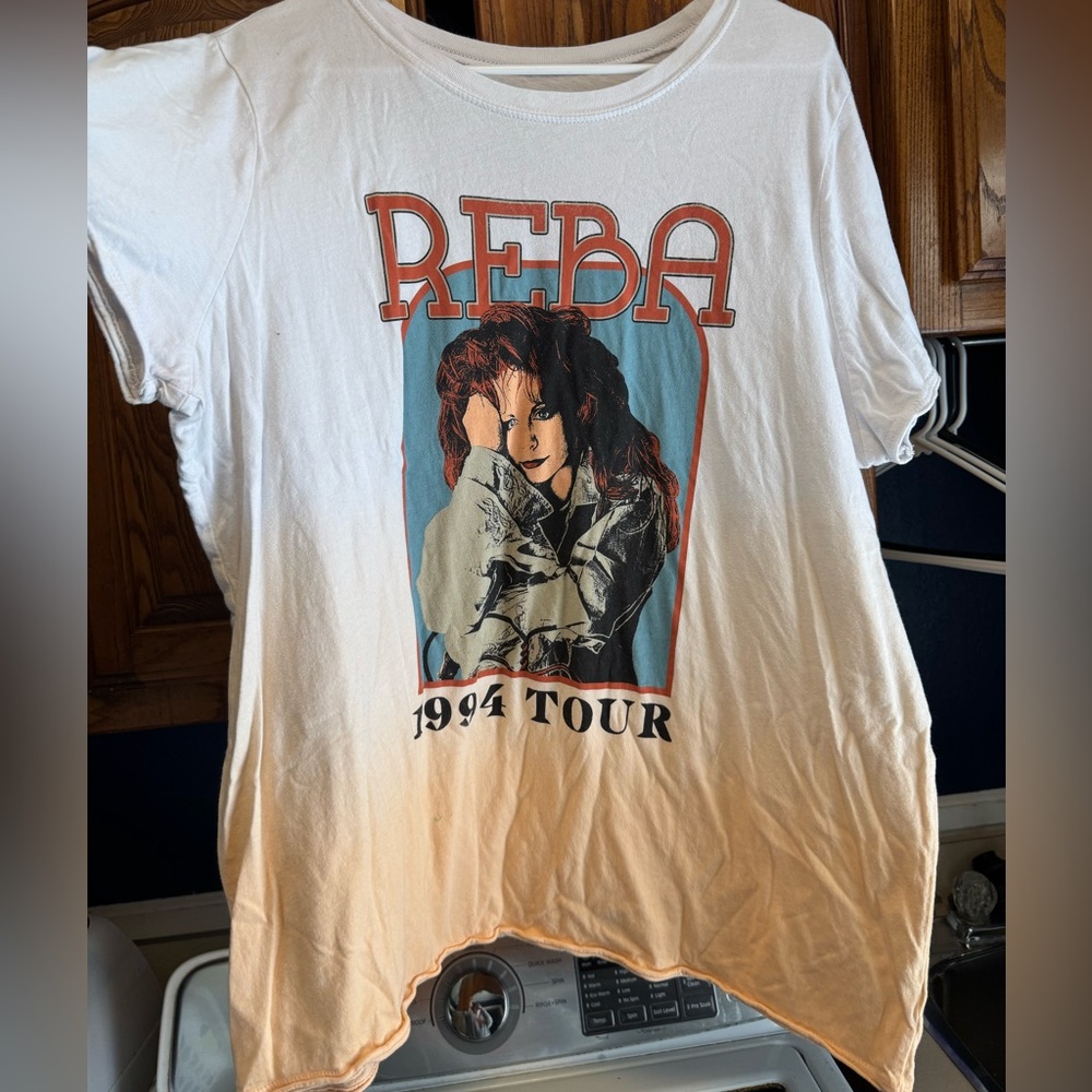 Torrid size 1 Reba McEntire 1994 Tour Graphic Dip-Dye Tee